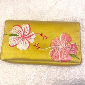 Vintage Chan Luu Small Wallet With Embroidered Flowers & Beaded Design